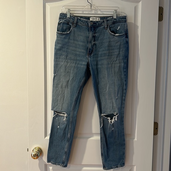 Abercrombie & Fitch High Rise Distressed Blue Jeans - Picture 2 of 7